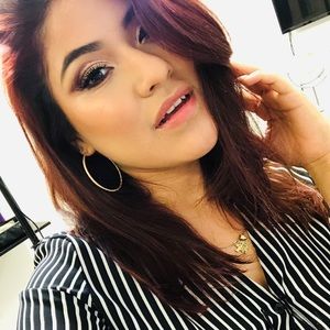 Meet your Posher, Carolina